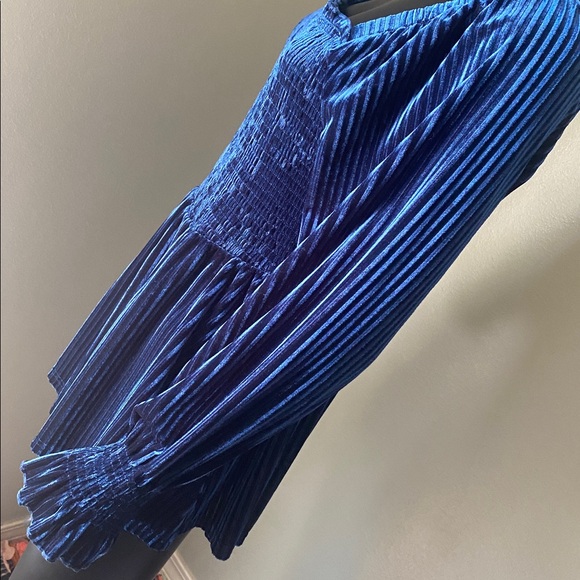 BloomChic Fabulous Blue Velvet Blouse - Picture 7 of 13